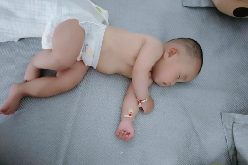 湖州三个月宝宝抬头不稳
